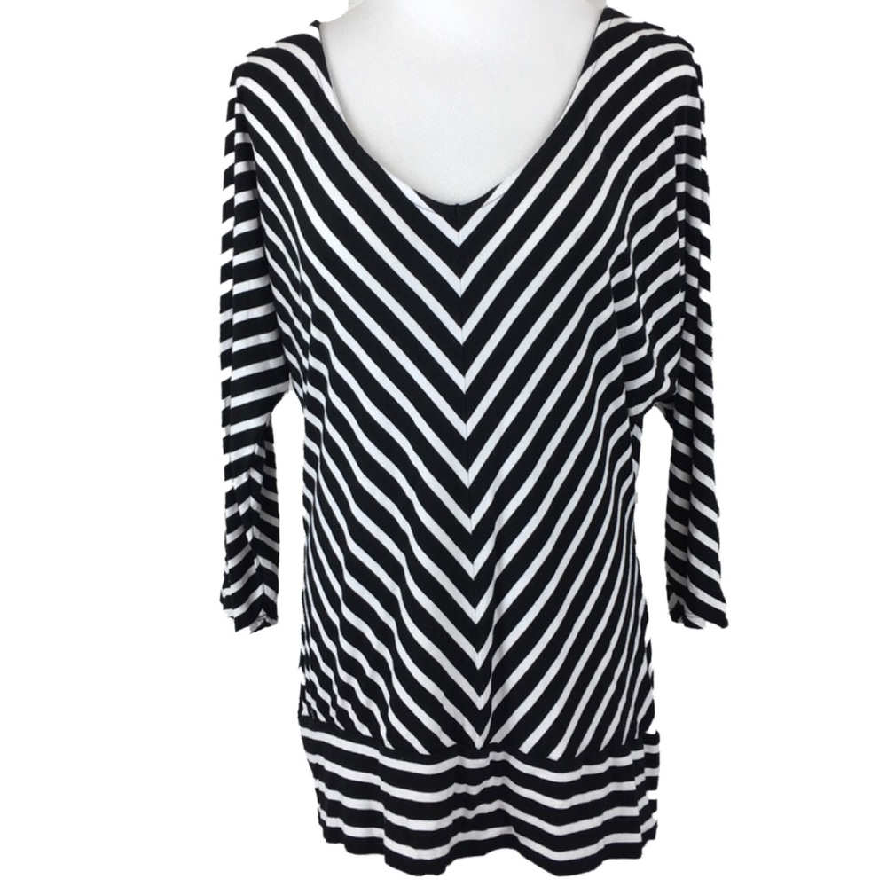 WHBM White House Black Market L Womans Chevron Top